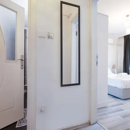 Comfy 2br Walking Distance From Taksim Sq اسطنبول