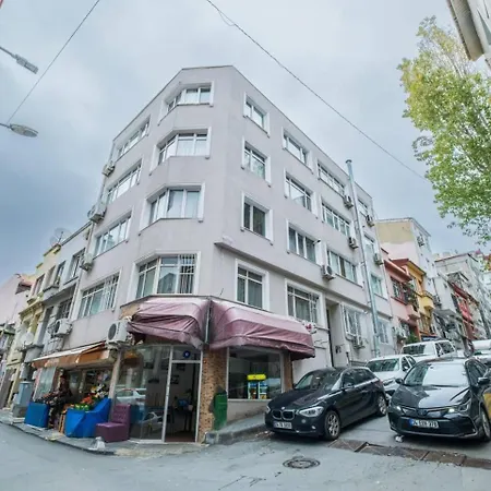 Comfy 2br Walking Distance From Taksim Sq